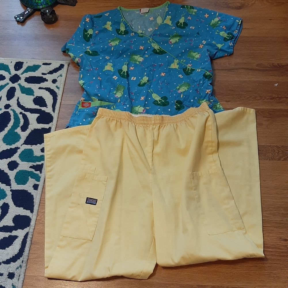 Scrub set
